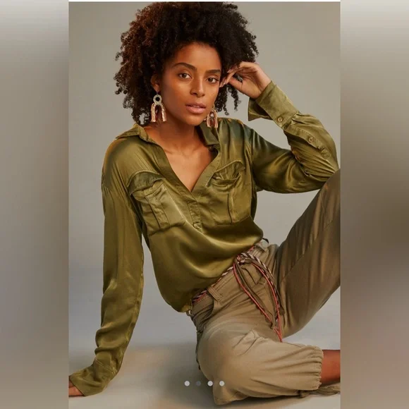NWT Antropologie Sleek V-neck Blouse Olive Green M - Picture 4 of 5